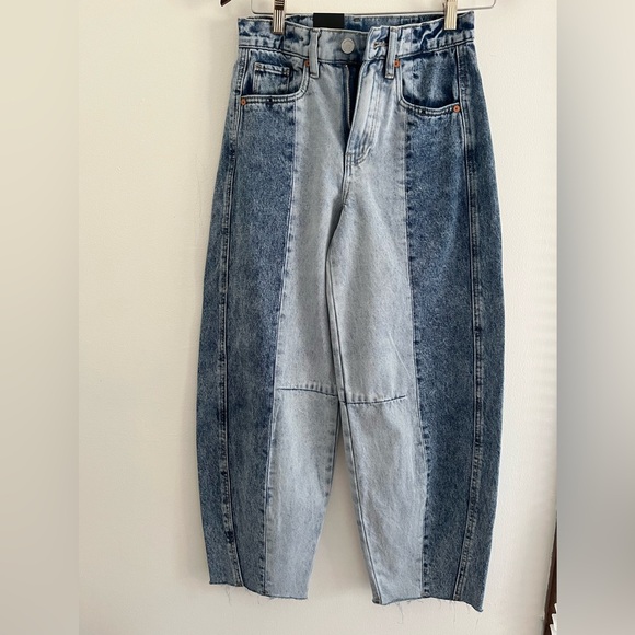 BLANK NYC Fray Hem Barrel Leg Jeans Size 24 Piece By Piece Blue NWT - Picture 8 of 9